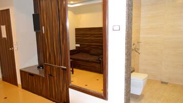 Family Quadruple Room | Free WiFi, bed sheets