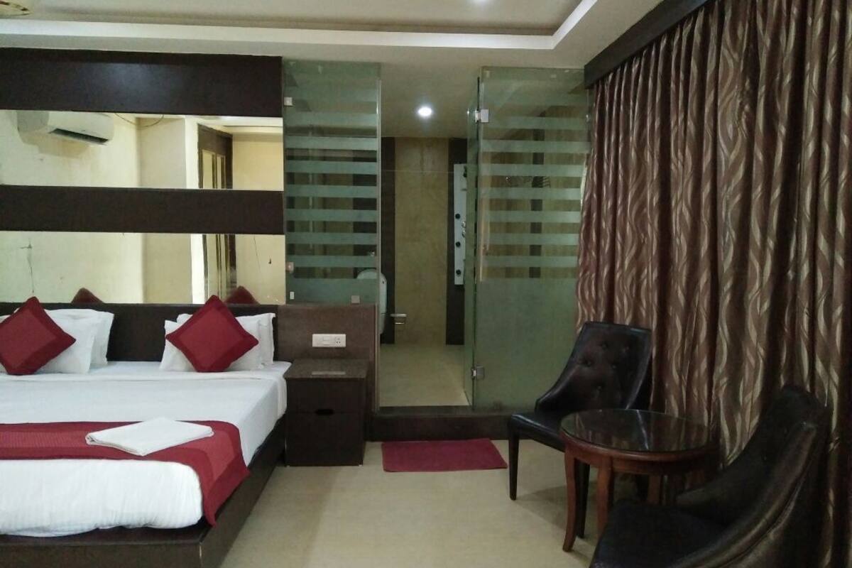 Luxury Double Room | Free WiFi, bed sheets