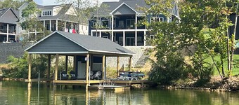 Blue Water Retreat, New Lakefront w/ 6 Bedrooms, Hot Tub, Pool Table, Large Dock