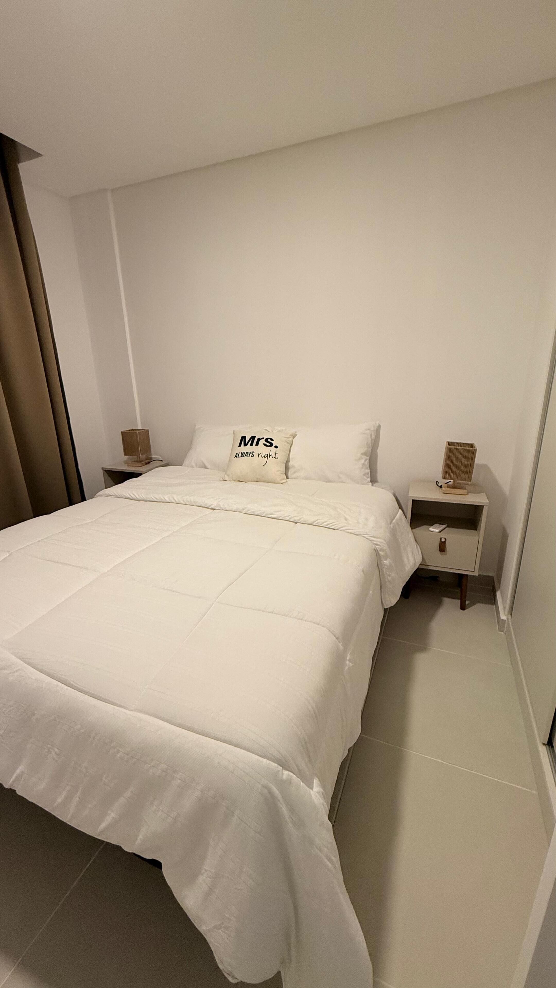 2 bedrooms, internet, bed sheets