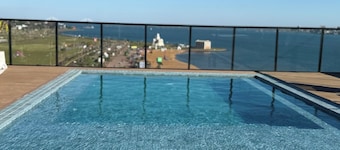 Departamento frente a la playa San José de la ciudad de Encarnación Py