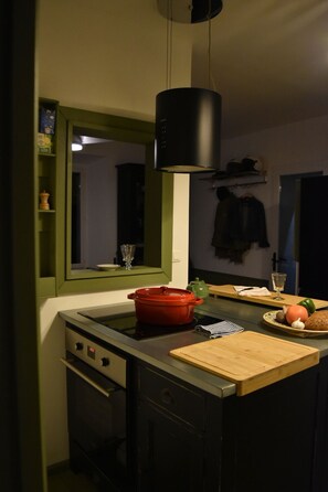 Kühlschrank, Ofen, Herdplatte, Geschirrspüler