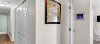 Amazing Views. 3BR. Walk to Pier.