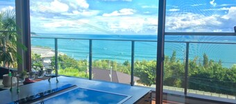A private house with the best sea view in Nachikatsuura Town.