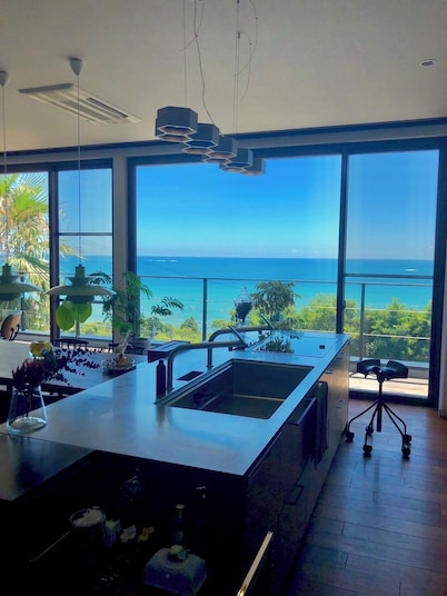 A private house with the best sea view in Nachikatsuura Town.