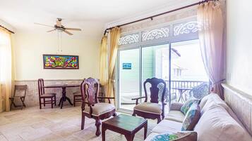 Apartment, 1 Bedroom, Balcony, Ocean View | Living room