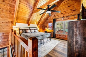 2 bedrooms, desk, iron/ironing board, travel cot