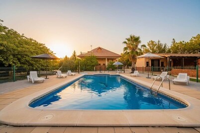 Stunning Villa - Infinity Pool & Mountain Views