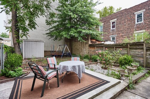 Cool- Private-Entire House-Near NYC-EWR/Free Parking-3beds/2bath