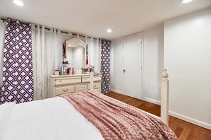 3 slaapkamers, een strijkplank/strijkijzer, wifi, beddengoed