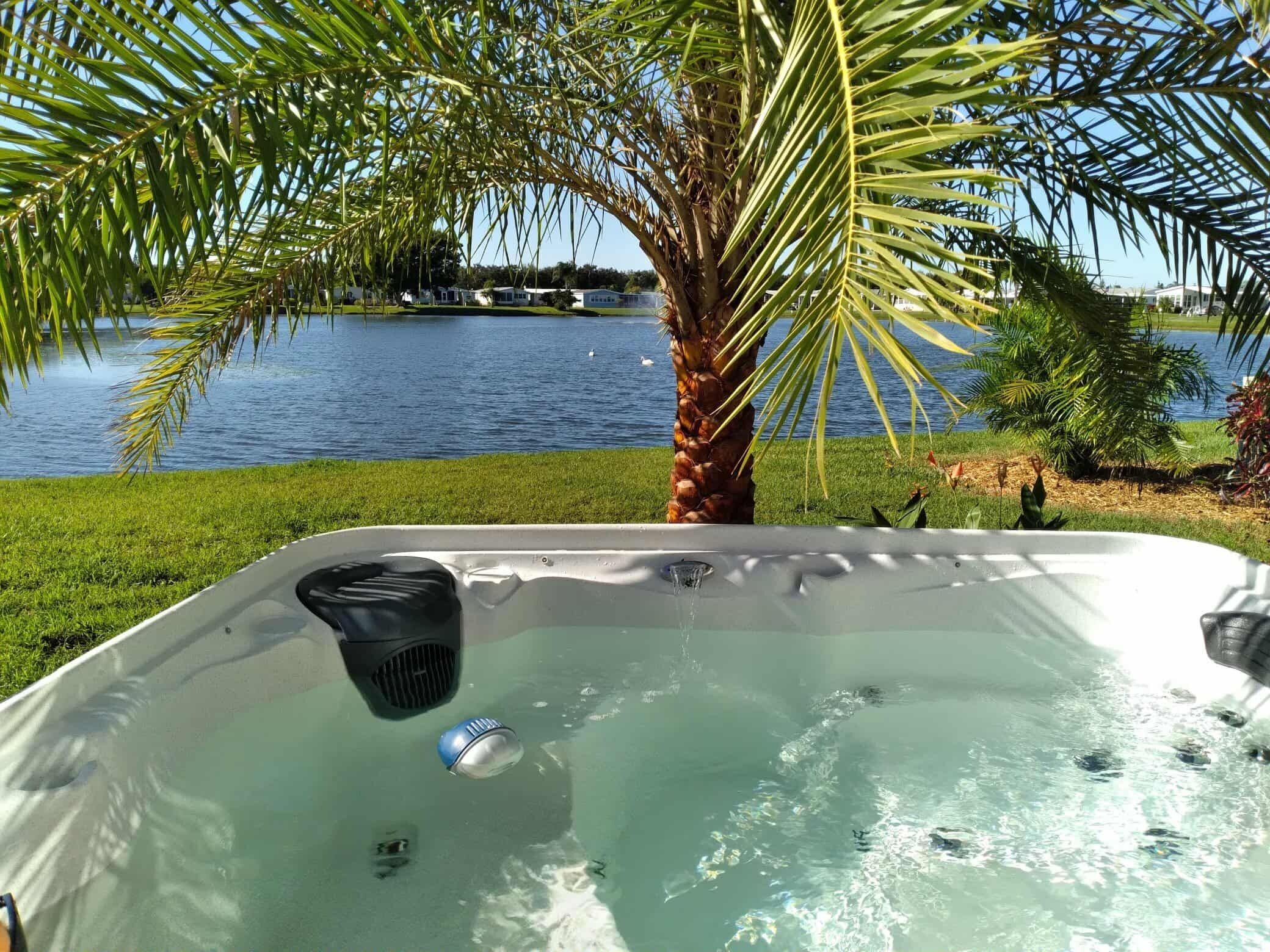 Bain à remous extérieur