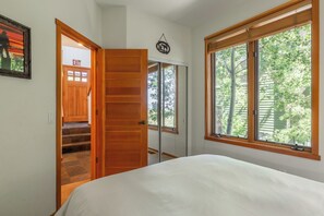 3 chambres, fer et planche à repasser, Wi-Fi gratuit, draps fournis