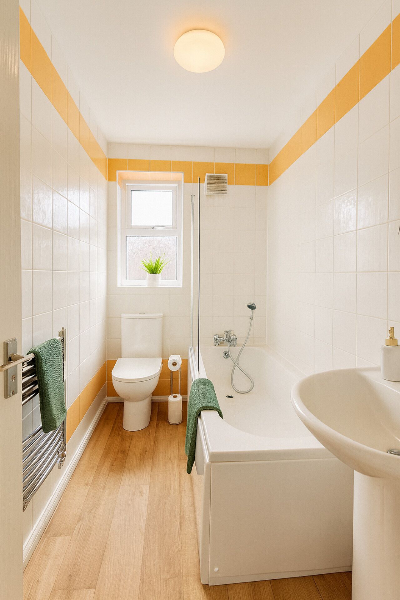 タオル、トイレットペーパー