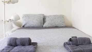 Iron/ironing board, WiFi, bed sheets