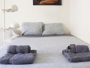 Bügeleisen/Bügelbrett, WLAN, Bettwäsche