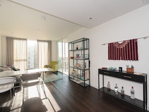 Living area - Pass the Keys | Modern 2-Beds Flat with Stunning Views, London (London)