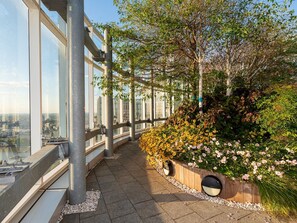 Property grounds - Pass the Keys | Modern 2-Beds Flat with Stunning Views, London (London)