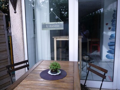 Villa 75m² classified 2*, close to shops equipped with mosquito repellent