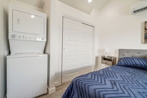 Acceso a internet y ropa de cama 