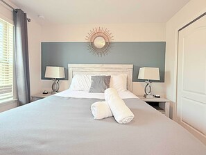 7 bedrooms, travel crib, WiFi, bed sheets