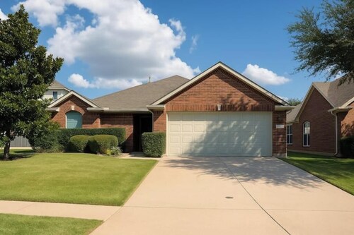 Spacious 3BR Home w/ Game Room, Gym & Study