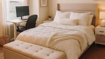 3 bedrooms, iron/ironing board, bed sheets