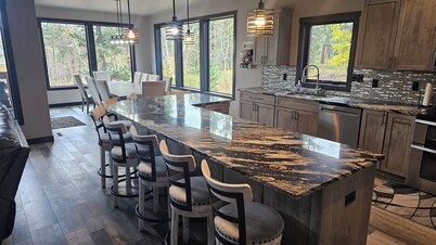 Charming cabin in phenomenal Lead , located in the Powder House Pass.