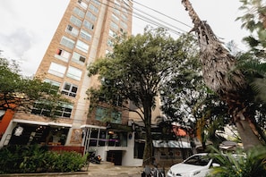 Front of property - Best Laureles location and price (Medellín)