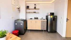 Standard Apartment, City View | Private kitchen