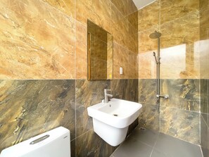 Villa, 4 Bedrooms | Bathroom | Hair dryer, slippers, towels, soap
