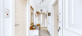 High-quality bungalow is located in the vacation settlement iin Dornumersiel. Pets welcome