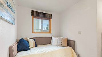 1 makuuhuone, silitysrauta/-lauta, Wi-Fi, vuodevaatteet