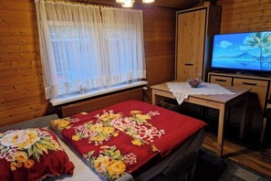 1 bedroom, WiFi, bed sheets