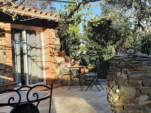 Classic Room, Patio, Garden View | Outdoor dining - Mas des Olivettes Estingoy Georges  (Montauriol)