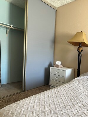 1 chambre, bureau, Wi-Fi gratuit, draps fournis