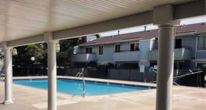 2 comfort bedroom with private bath & kitchen by Reno airport ,close ski & hike