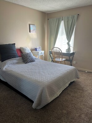 1 chambre, bureau, Wi-Fi gratuit, draps fournis