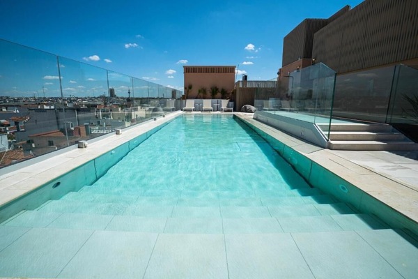 Rooftop terrace with pool and views over the area!