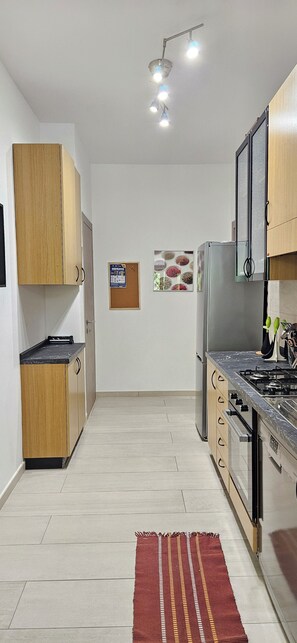 Forno, piano cottura, lavastoviglie