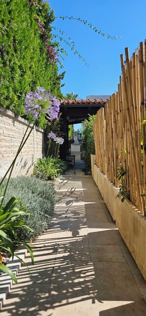 Property grounds - Villa Maria - Comfortable accommodation for those who want to enjoy Trani and beyond (Trani)