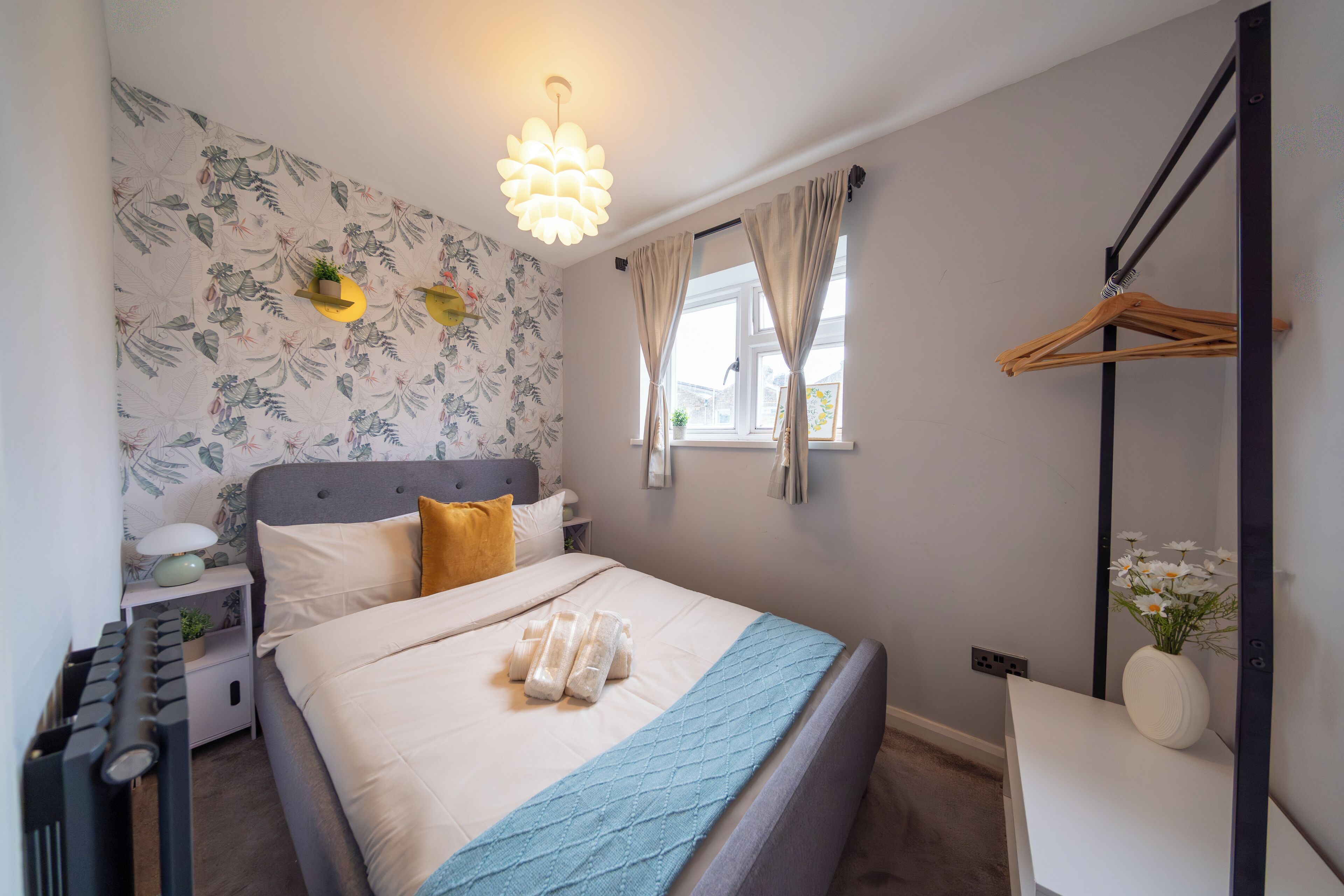 2 bedrooms, iron/ironing board, free WiFi, bed sheets