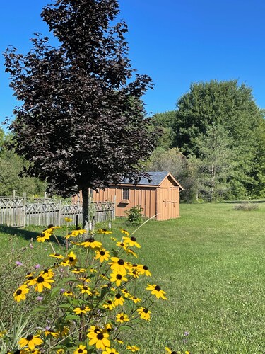 Charming bungalow on 4.5acres, trails, lakes and more near Markdale