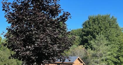 Charming bungalow on 4.5acres, trails, lakes and more near Markdale