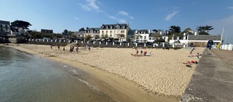 15th century Breton manor house - 4 bedrooms - 3 bathrooms - Wifi - sleeps 8