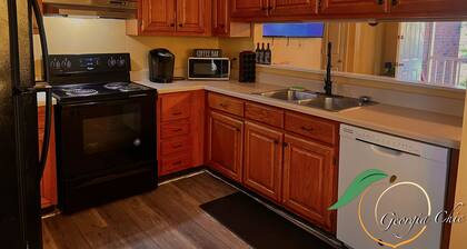 Stay Peachy, Stay Chic - Modern Southern Charm