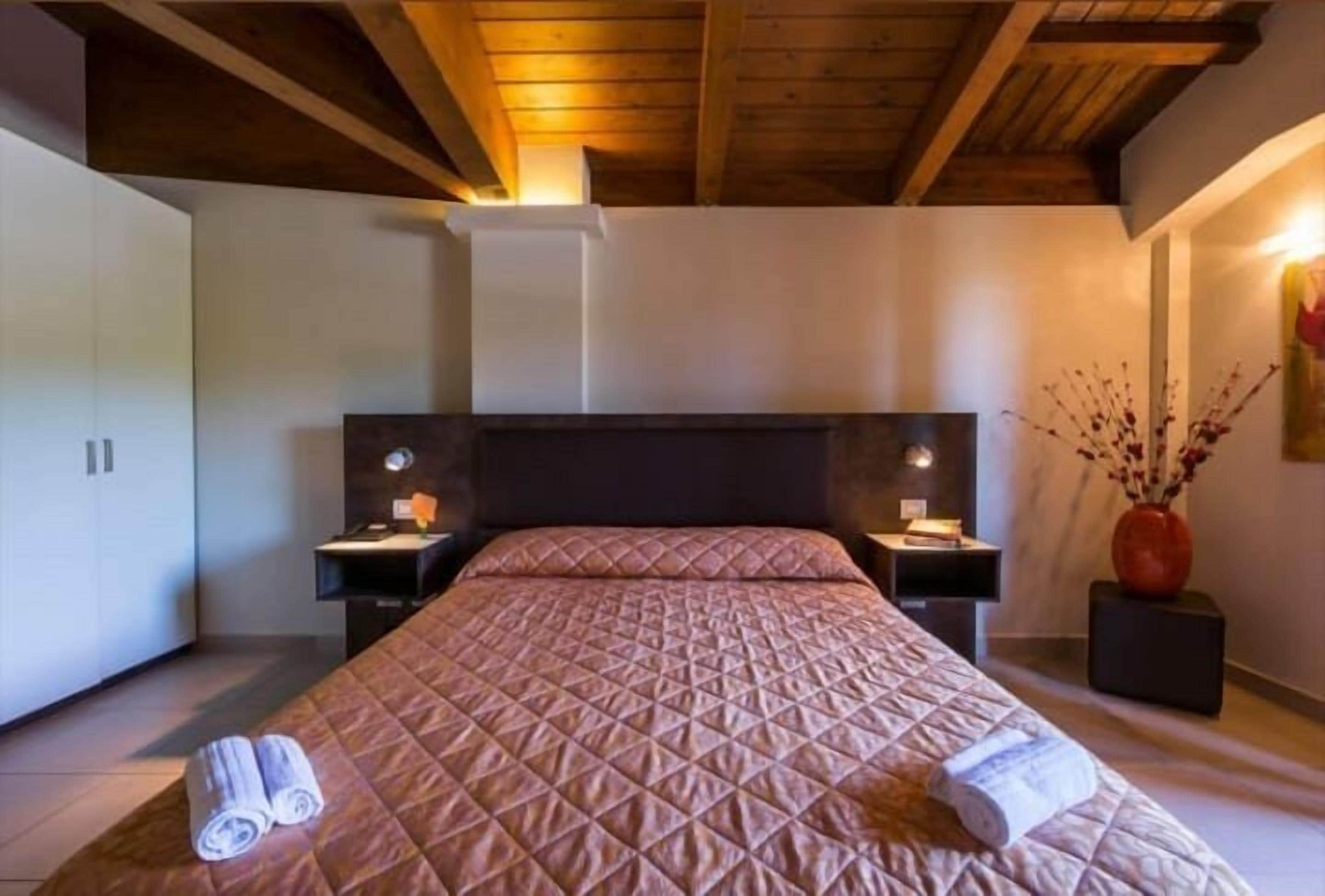 Basic-Doppelzimmer, Balkon | Zimmersafe, Schreibtisch, laptopgeeigneter Arbeitsplatz