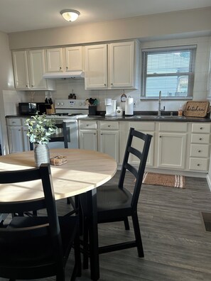 Microondas, horno y parrilla de estufa