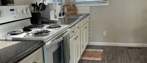 Mikrovågsugn, ugn och spishäll