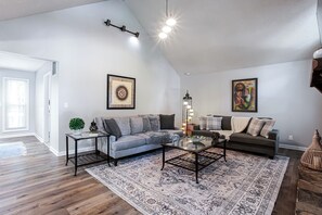 Televisión, chimenea