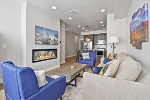 Télévision, cheminée